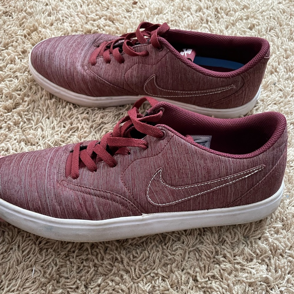 Men’s Nike size 12